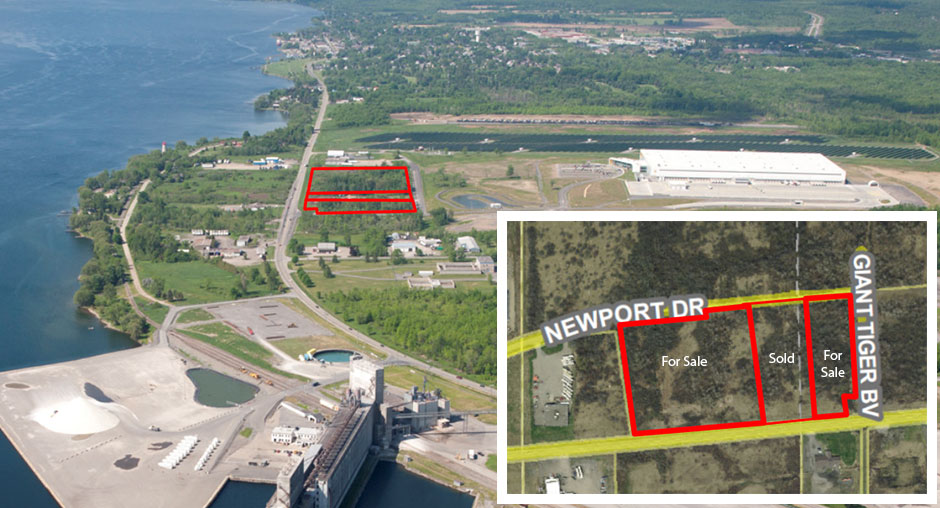 Photographie aérienne mettant en évidence l’emplacement du site certifié. Le site est situé au sud de Newport Drive et à l’ouest du boulevard Giant Tiger, proche de la voie maritime du Saint-Laurent.
