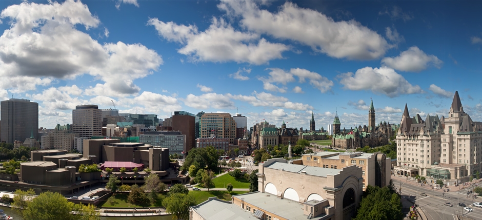 Downtown Ottawa, Ontario on a sunny, summer morning.