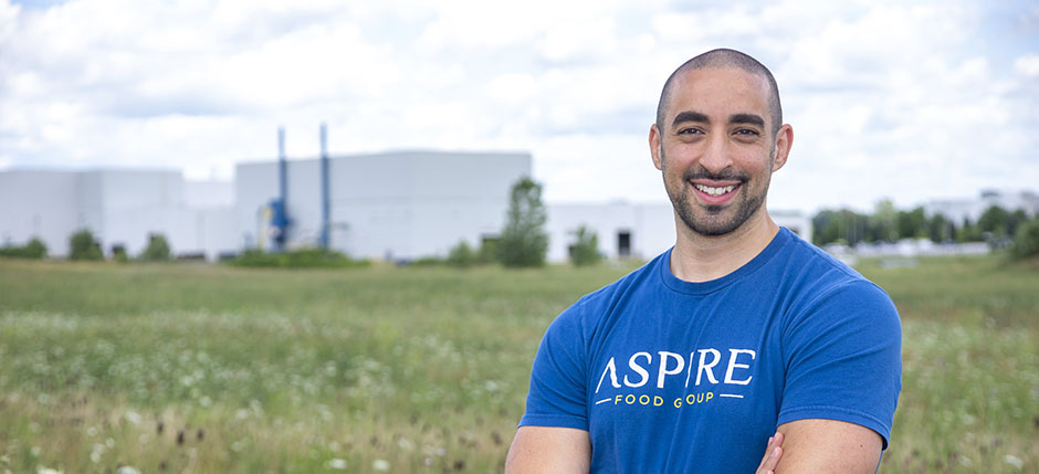 Le chef de la direction d’Aspire, Mohammed Ashour, au coin d’Innovation Drive et de Concept Drive à London, en Ontario, le site de la plus grande usine de fabrication de protéines d’insectes au monde.