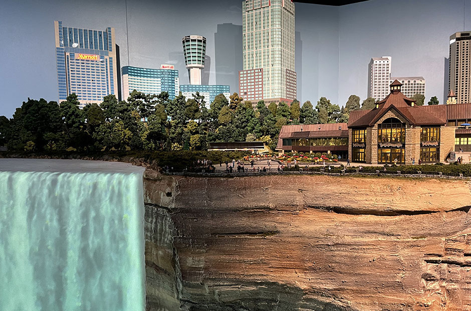 A highly detailed and animated miniature of Niagara Falls