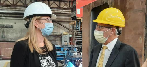 Minister Fedeli visits Ottawa-area manufacturer Beau-Roc